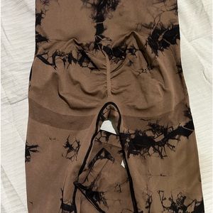 TIKTOK LEGGINGS- TIE DYED- SCRUNCH BOOTY